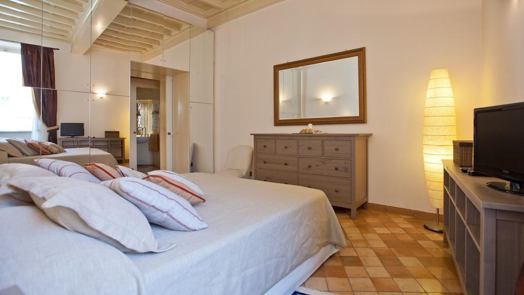 Rental In Rome Trevi Fouintain View Apartment Habitación foto